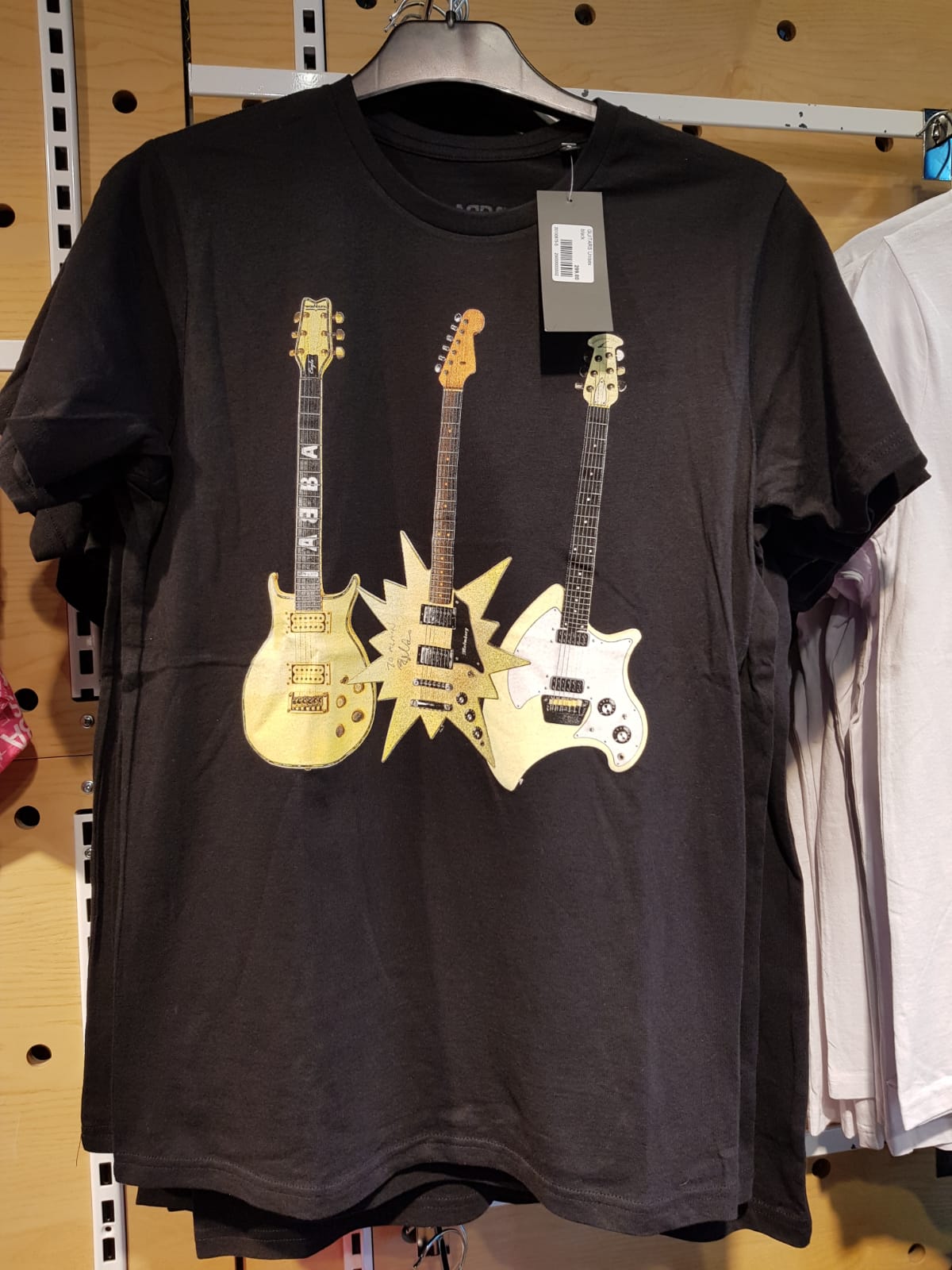 T-Shirts mit Sterngitarre im ABBA Museum